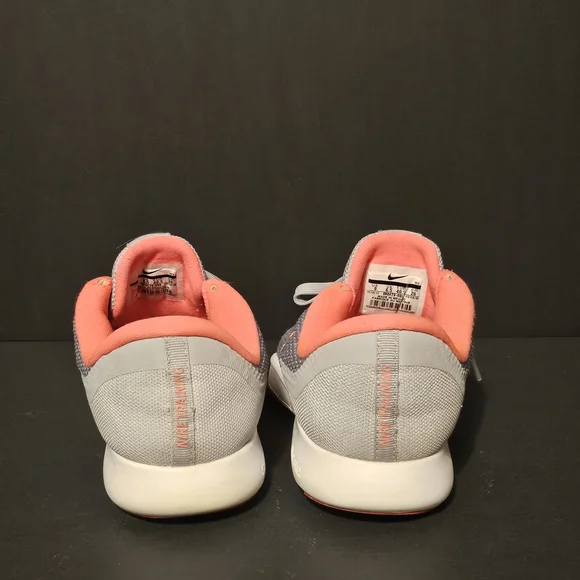 Nike Women's Athletic Shoes in Gray and Coral/Pink - Picture 3 of 7